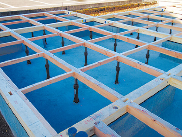 １階床組（土台）施工