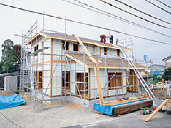 屋根材・サッシ枠施工